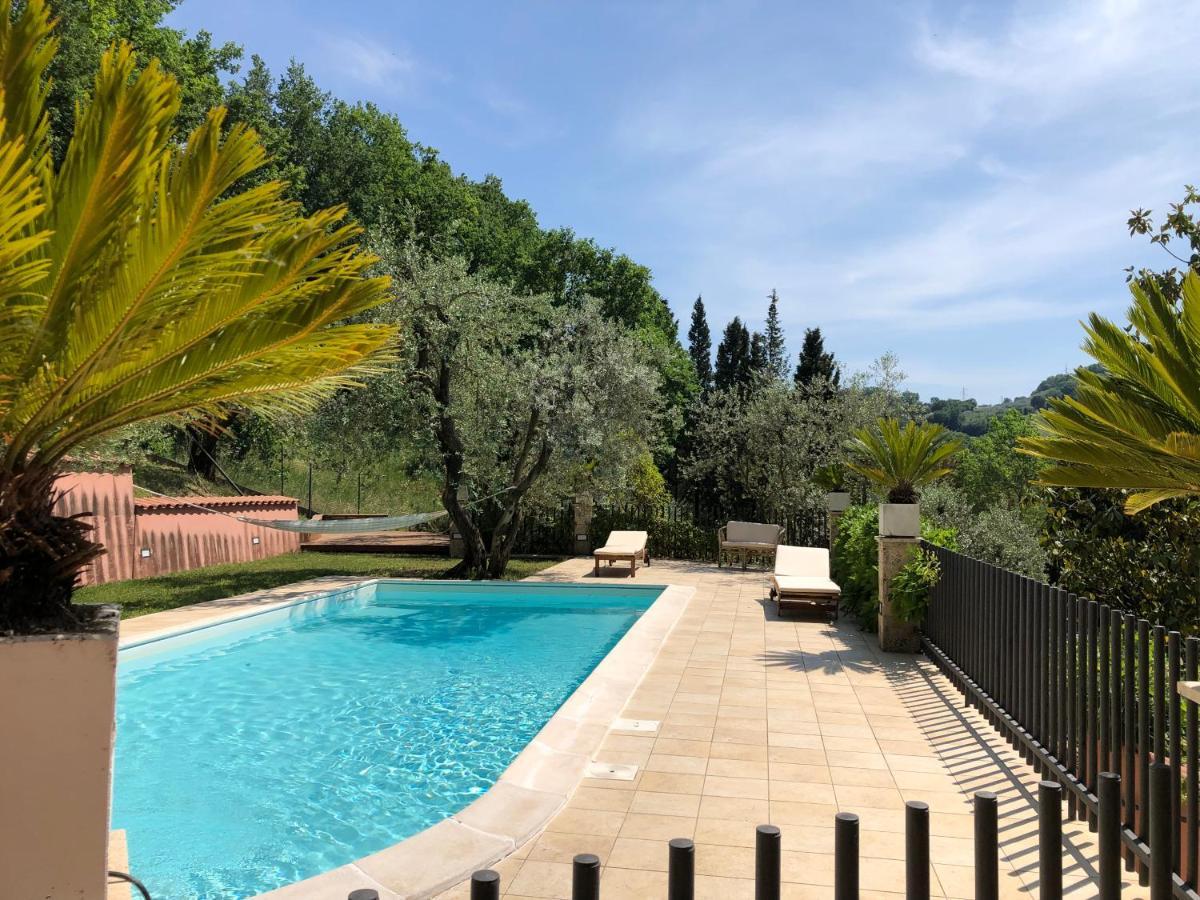 Villino Con Piscina Villa Terni Bagian luar foto