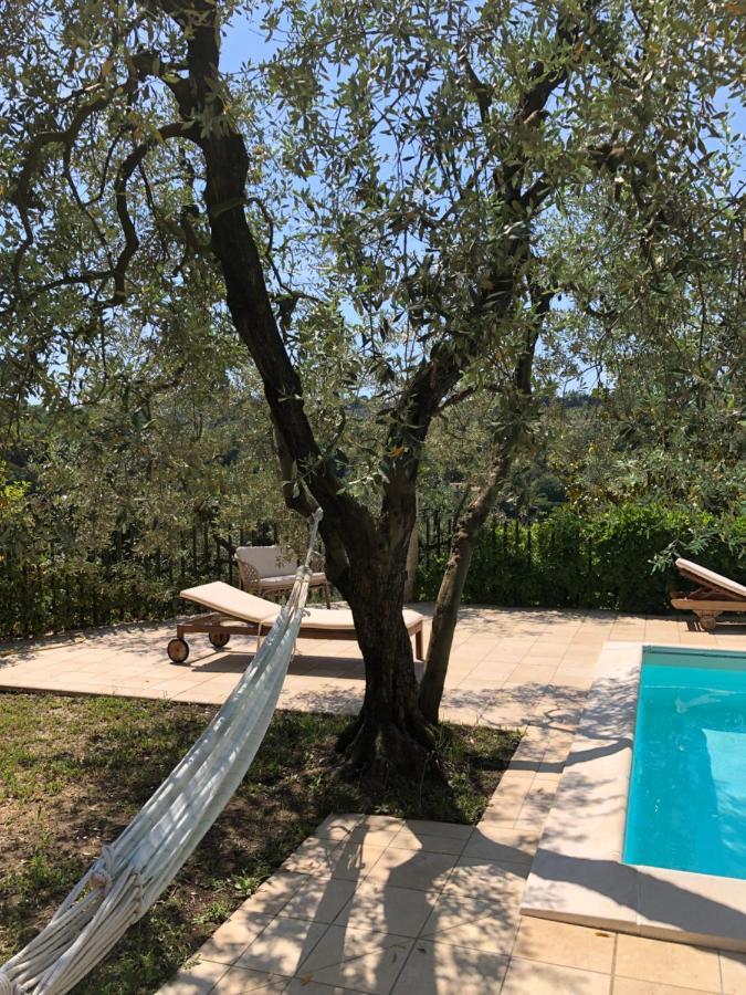 Villino Con Piscina Villa Terni Bagian luar foto